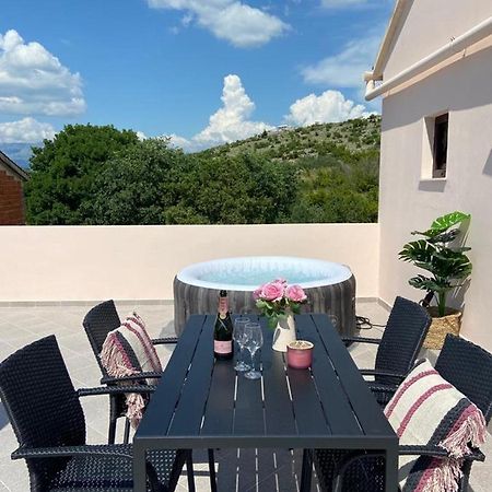 Apartman Nina Posedarje Esterno foto
