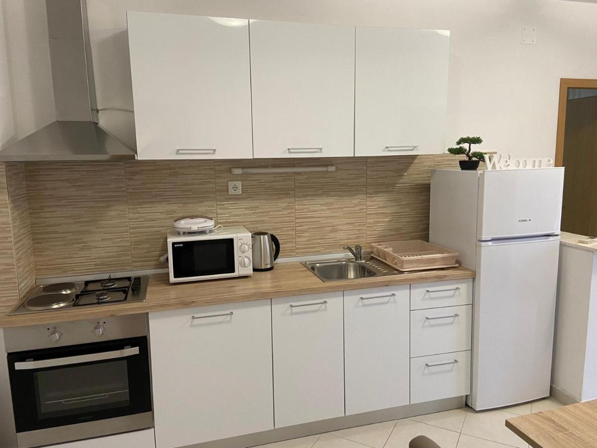 Appartamento Apartman Nina Posedarje Esterno foto